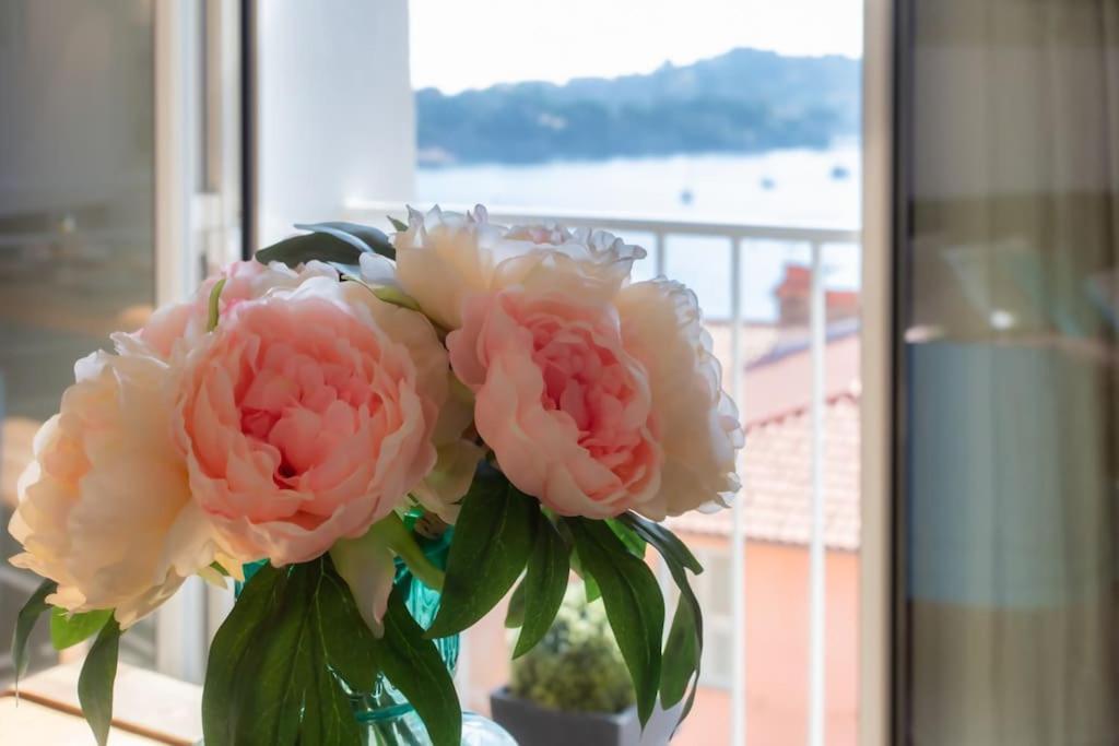 #40 Bright Sea View Suite For 6 2Mins Walk Port & Sea Villefranche-sur-Mer Exteriör bild