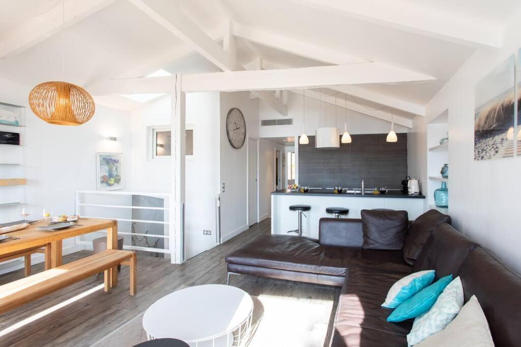 #40 Bright Sea View Suite For 6 2Mins Walk Port & Sea Villefranche-sur-Mer Exteriör bild