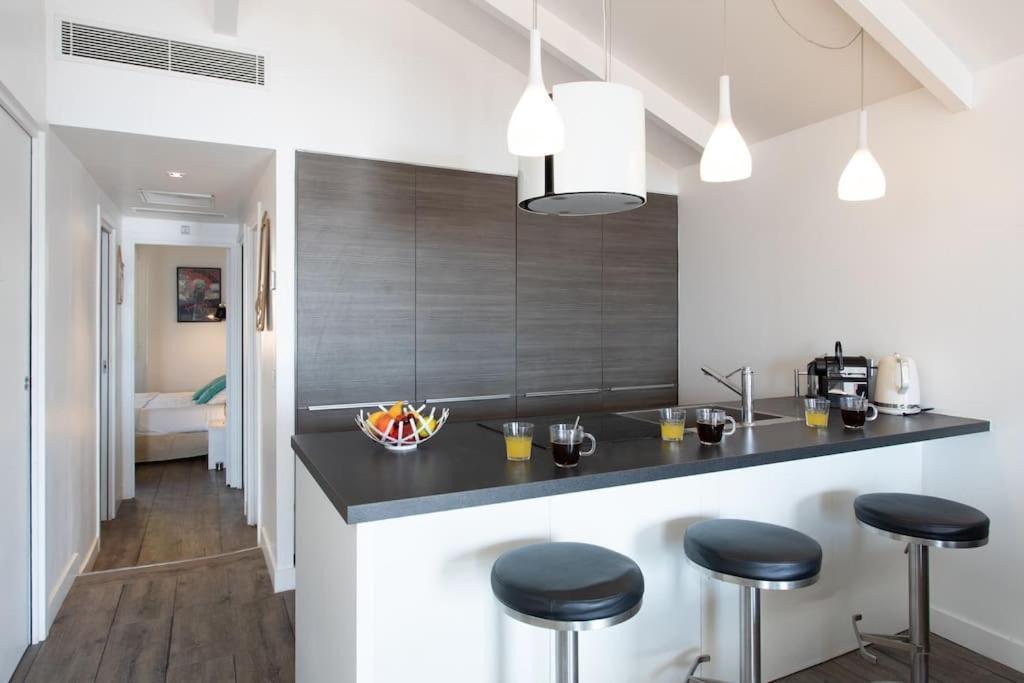 #40 Bright Sea View Suite For 6 2Mins Walk Port & Sea Villefranche-sur-Mer Exteriör bild
