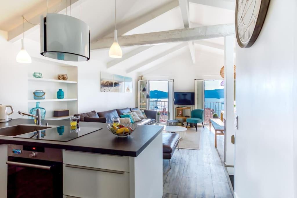 #40 Bright Sea View Suite For 6 2Mins Walk Port & Sea Villefranche-sur-Mer Exteriör bild