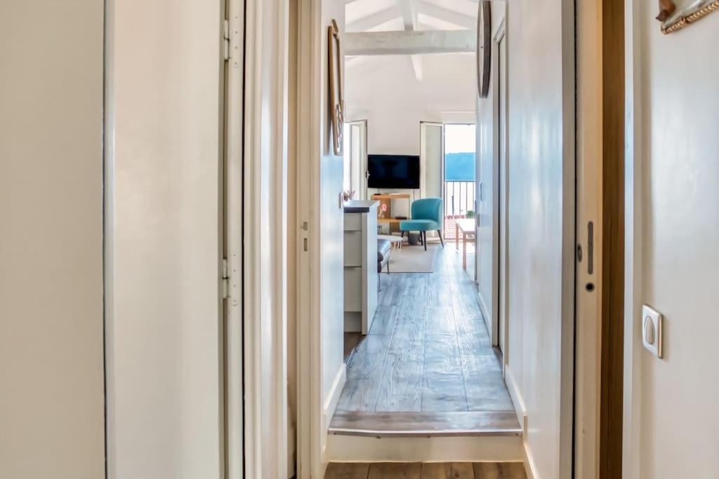 #40 Bright Sea View Suite For 6 2Mins Walk Port & Sea Villefranche-sur-Mer Exteriör bild