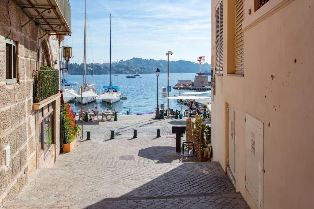 #40 Bright Sea View Suite For 6 2Mins Walk Port & Sea Villefranche-sur-Mer Exteriör bild